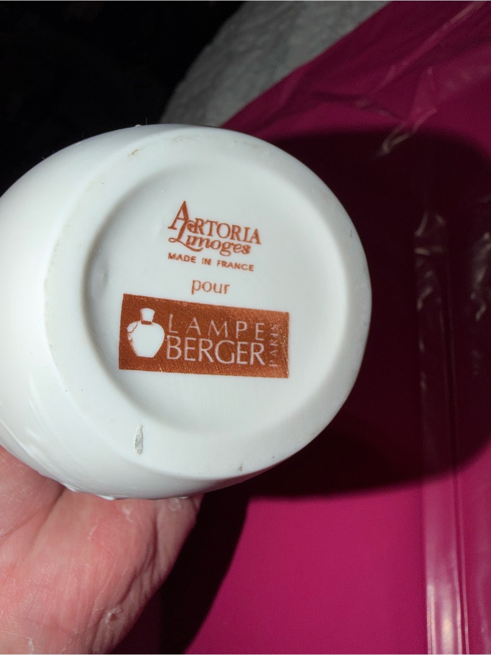 Lampe Berger White Ceramic Fragrance Lantern with Gold Vent Cap Artoria Limoges - Picture 5 of 8